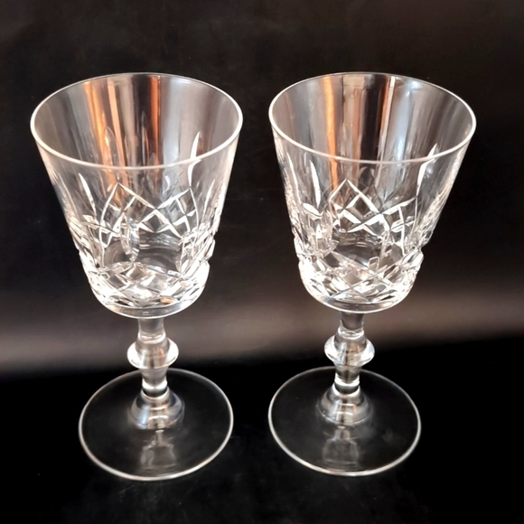 Two (2) Signed Kilkenny 1991 Hand Cut  6" Crystal Wine Glasses - Irish Ireland - Picture 9 of 9